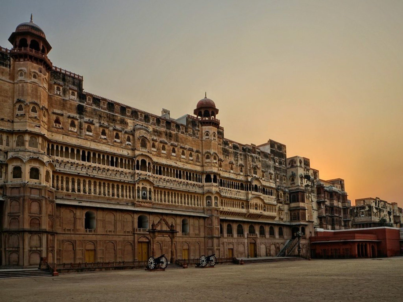 tour image